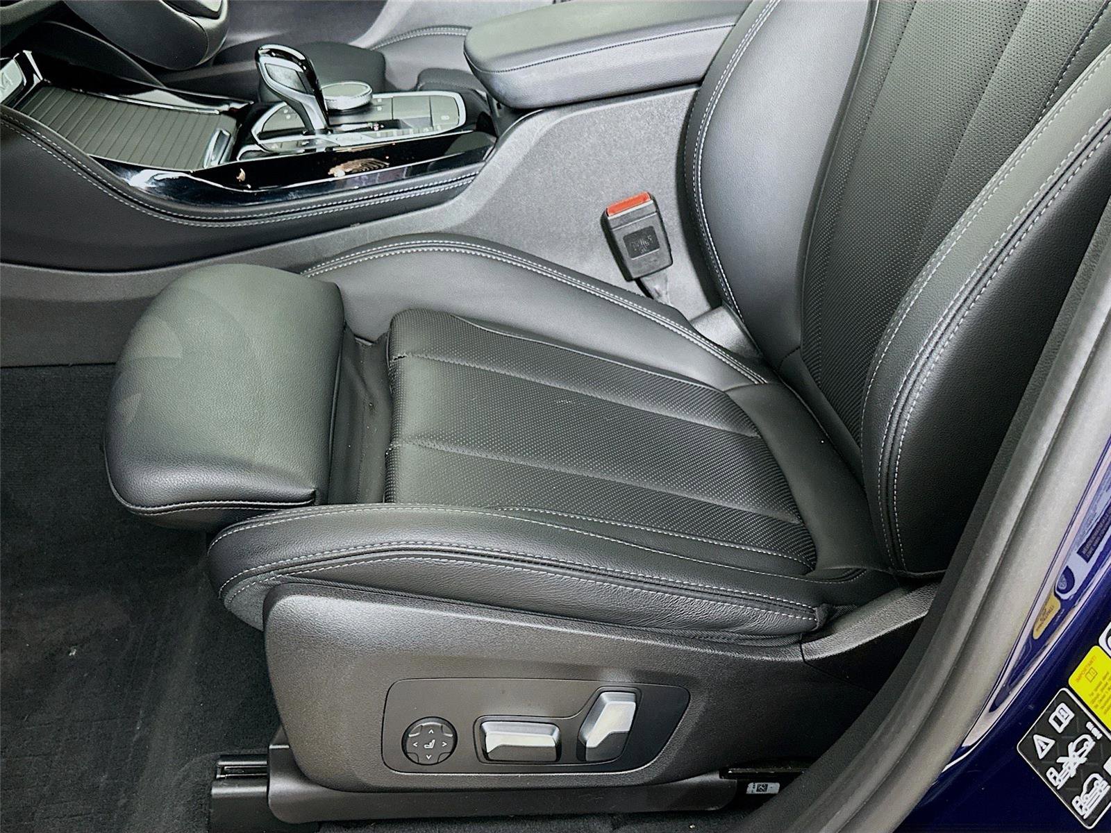 Used 2023 BMW X4 xDrive30i w/ Premium Package image 19