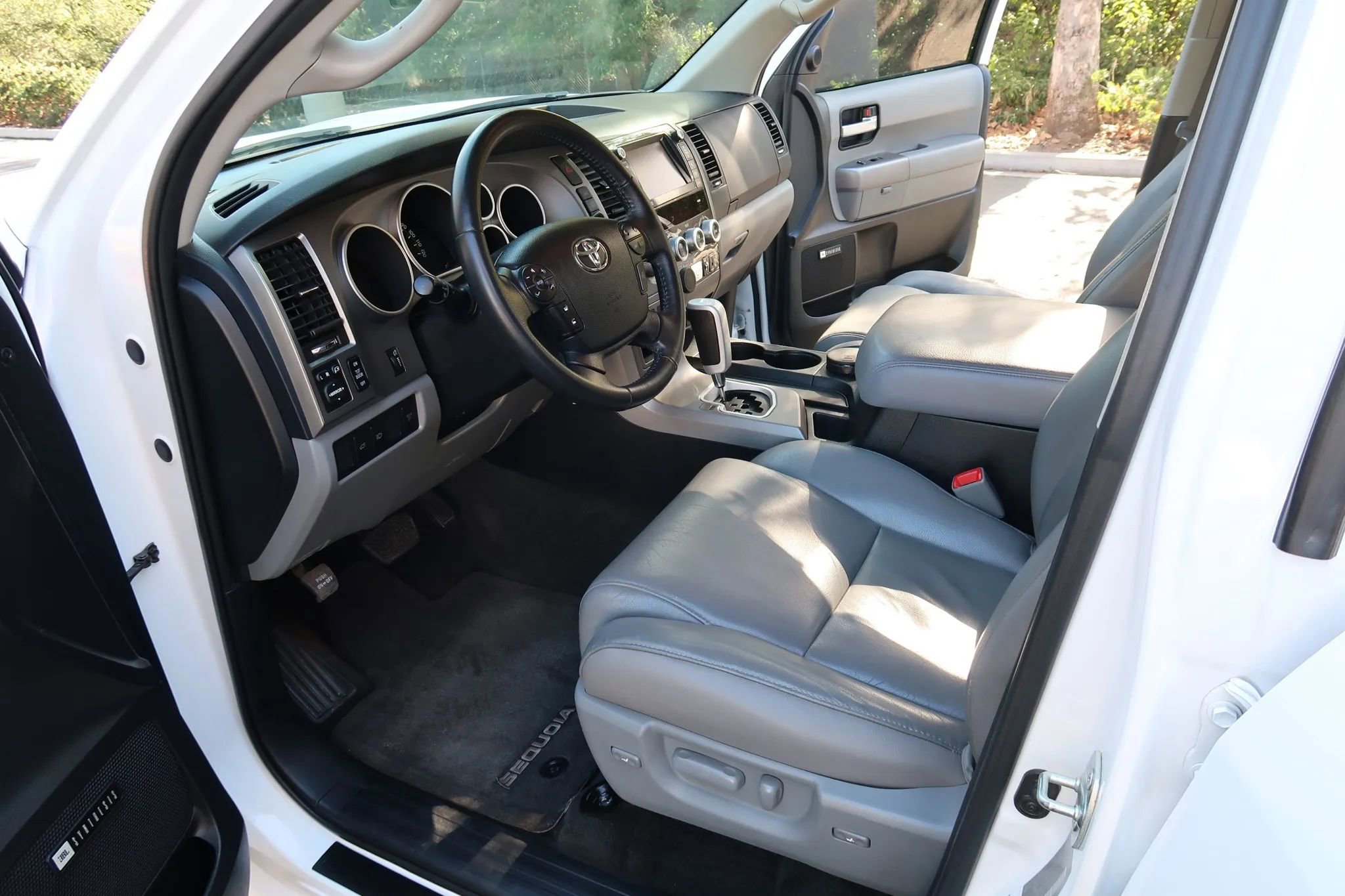 Used 2013 Toyota Sequoia Limited image 12