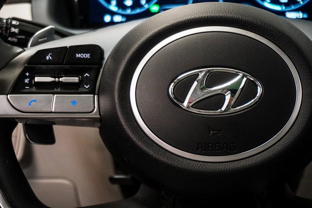 Used 2022 Hyundai Tucson Limited image 17