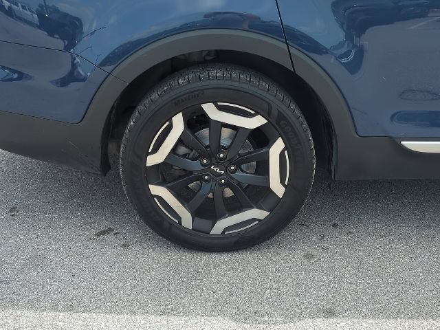Used 2023 Kia Telluride EX w/ EX Captain's Chair Package AWD/4WD image 35