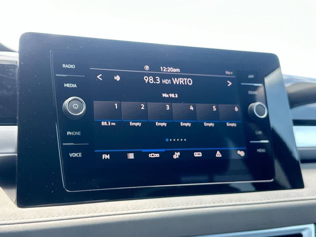 New 2026 Volkswagen Taos SE FWD image 17