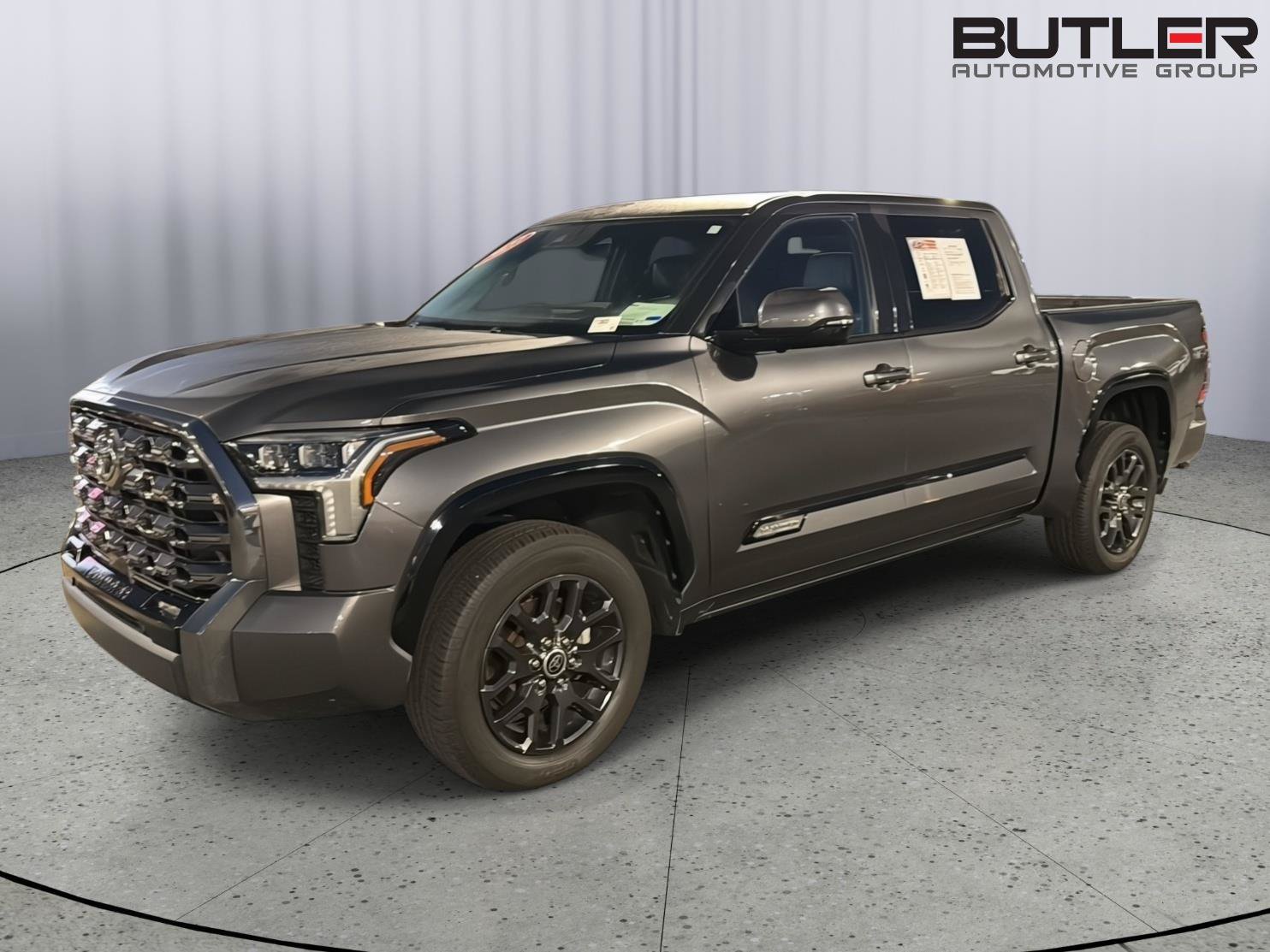 Used 2023 Toyota Tundra Platinum AWD/4WD image 2