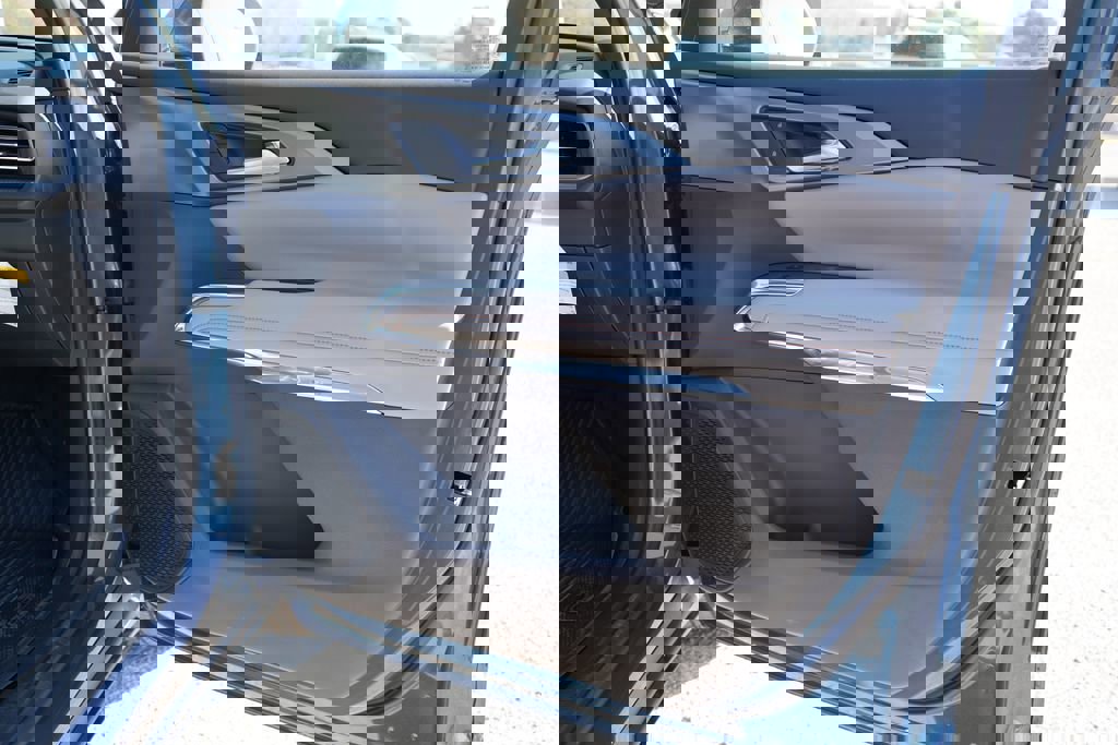 New 2026 Chevrolet Traverse LT w/ LPO, Floor Liner Package image 18