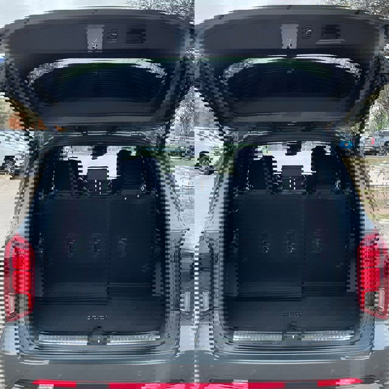 Used 2024 Hyundai Palisade Calligraphy image 25