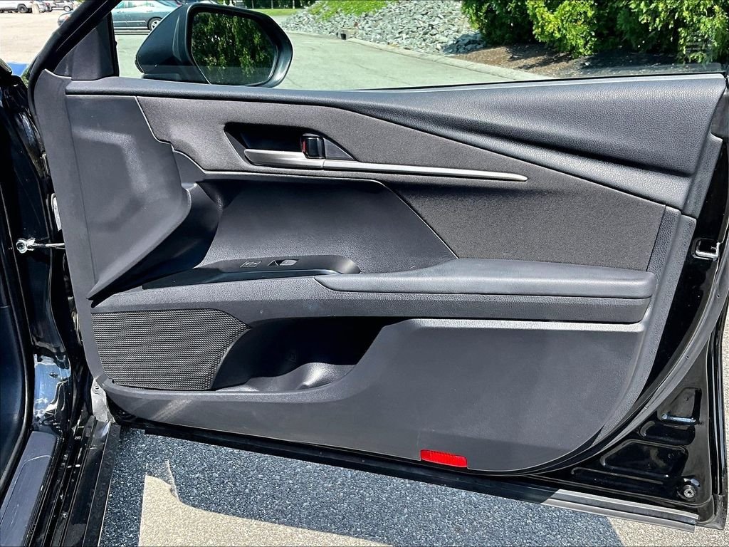 Used 2025 Toyota Camry LE FWD image 12
