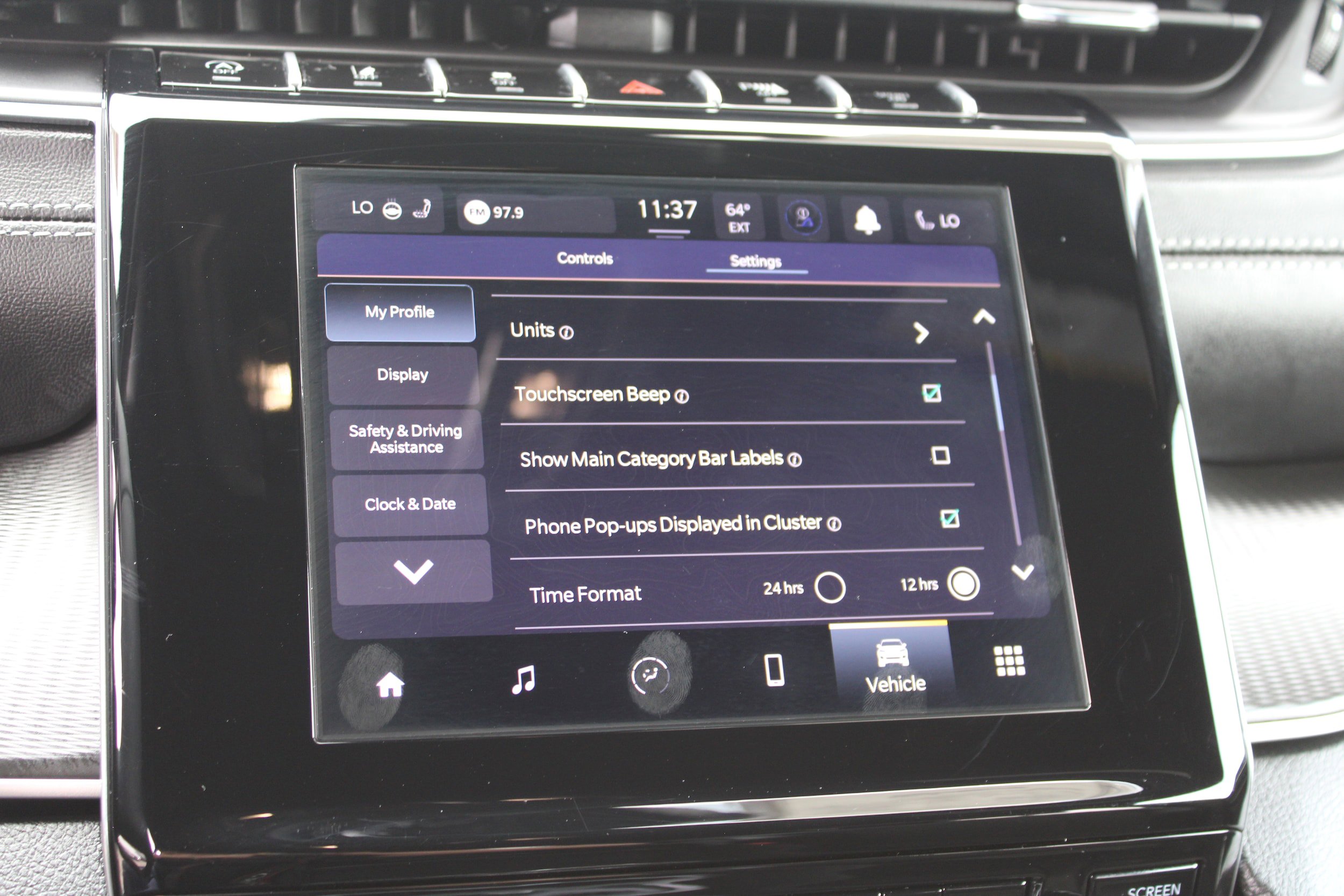 New 2025 Jeep Grand Cherokee Altitude RWD image 17