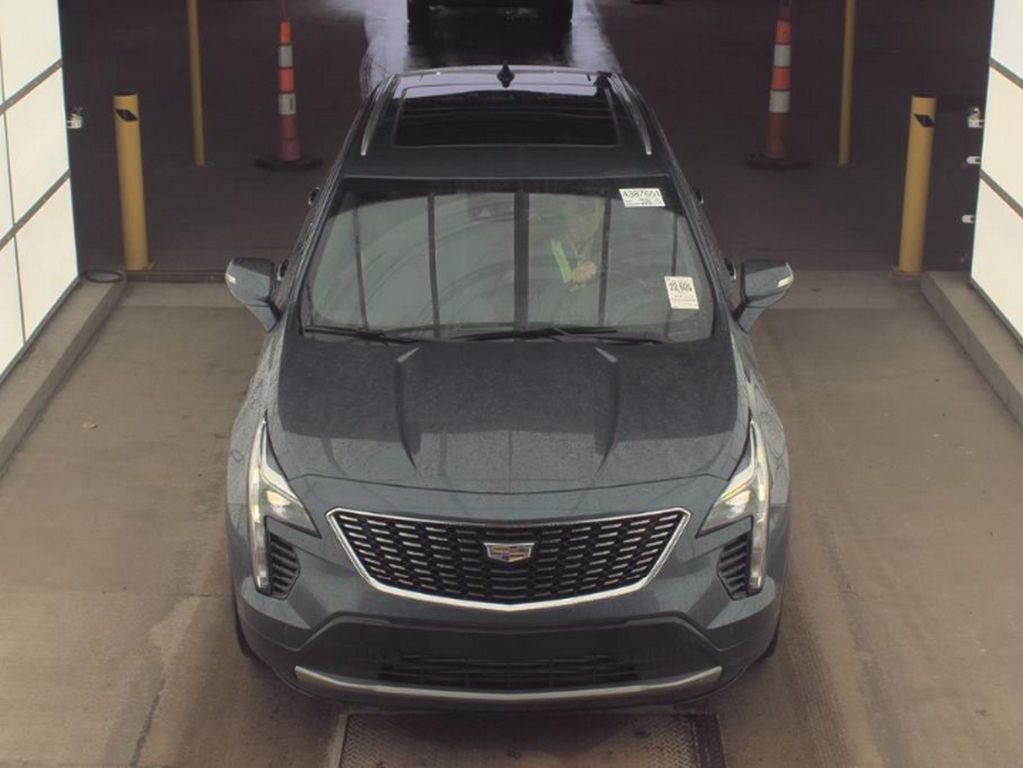 Used 2021 Cadillac XT4 Premium Luxury w/ Cold Weather Package AWD/4WD image 2