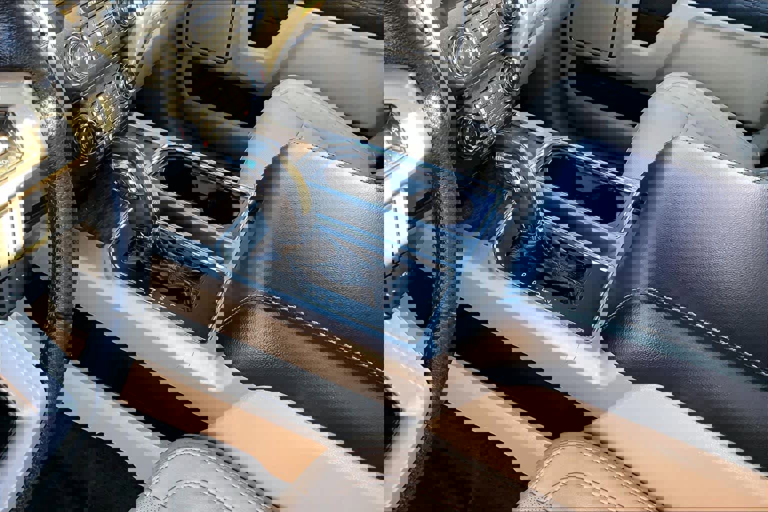 Used 2016 Ford F150 Lariat image 15