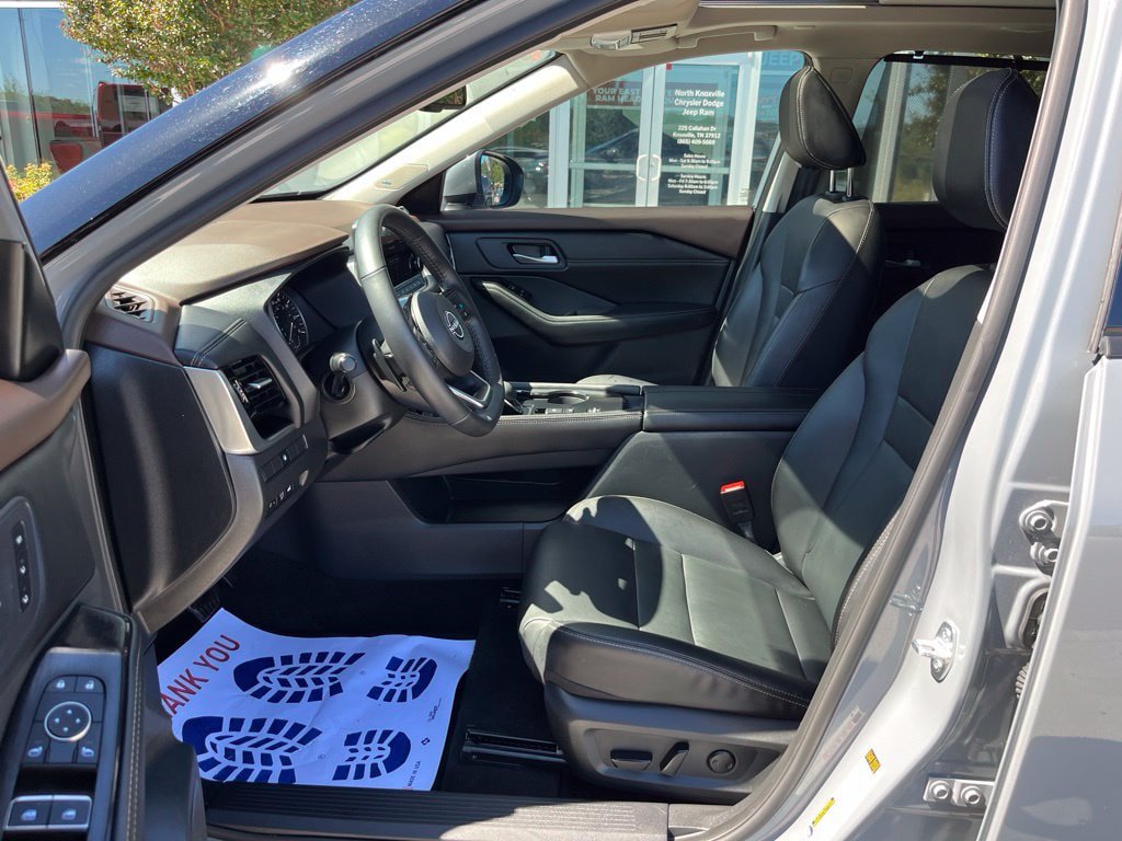 Used 2023 Nissan Rogue SL w/ SL Premium Package FWD image 4