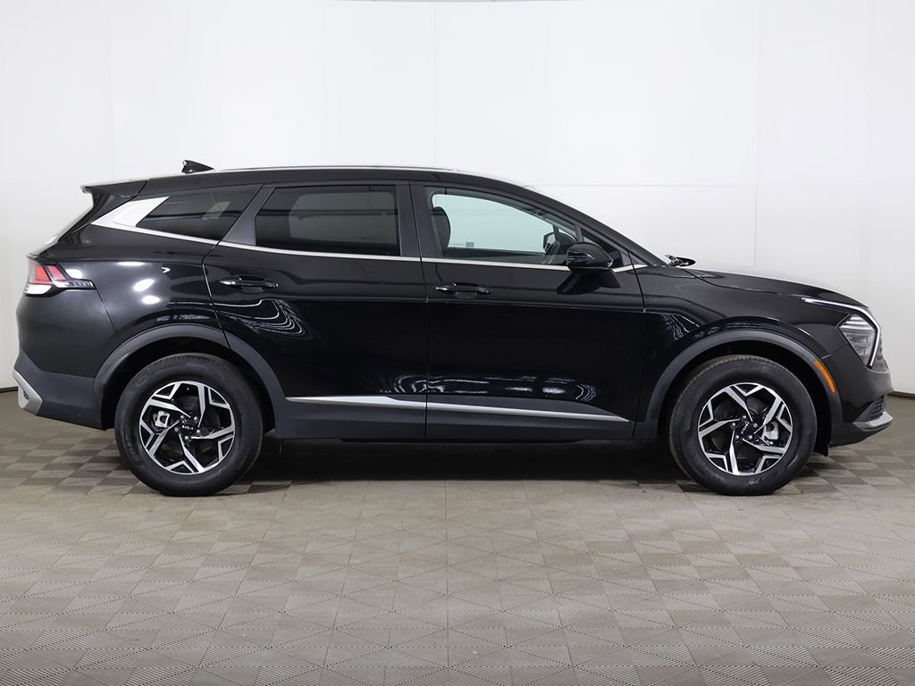 Used 2024 Kia Sportage LX AWD/4WD image 16