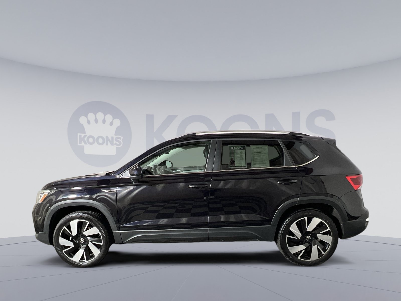 Used 2024 Volkswagen Taos SEL AWD/4WD image 2