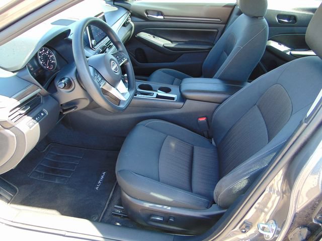 Used 2025 Nissan Altima 2.5 SV FWD image 10