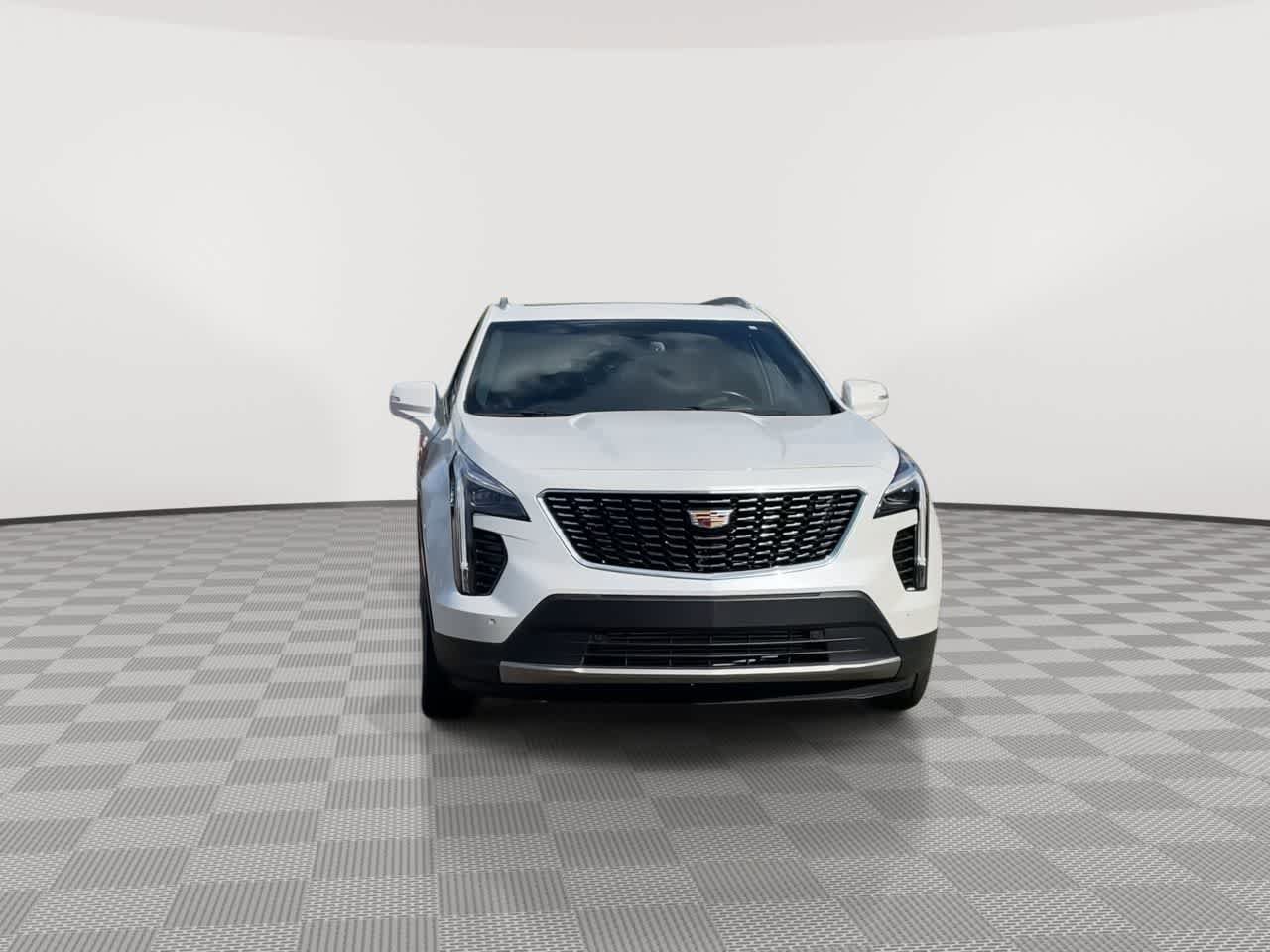 Certified 2023 Cadillac XT4 Premium Luxury w/ Technology Package AWD/4WD image 3