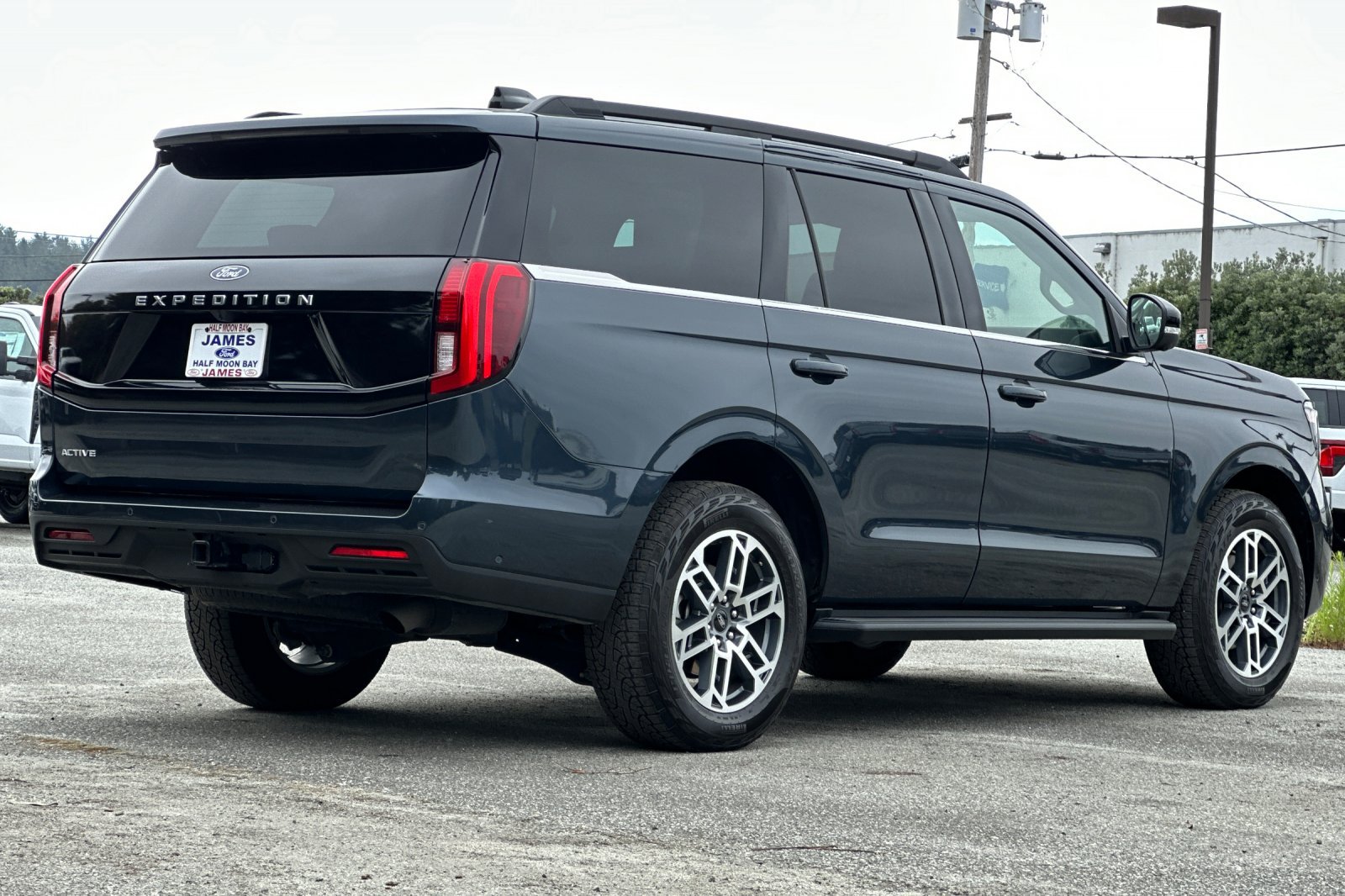 Used 2025 Ford Expedition Active AWD/4WD image 5