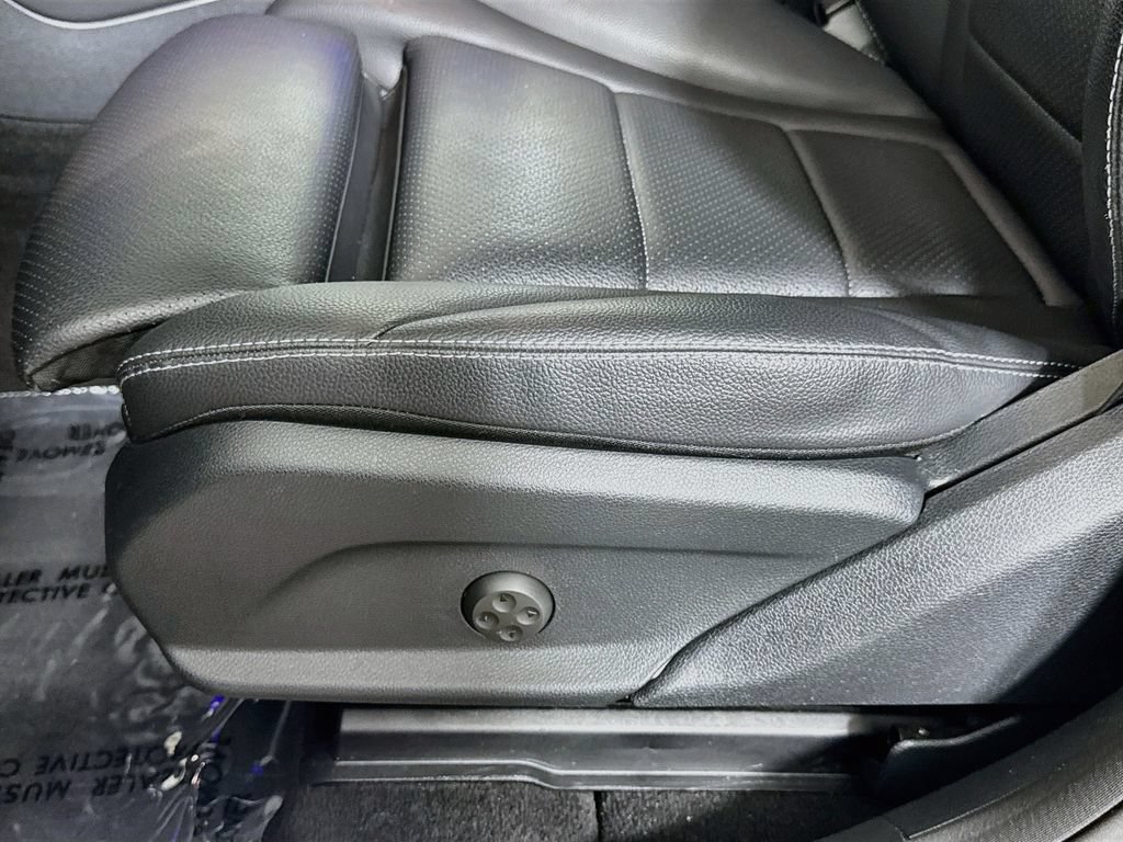 Used 2022 Mercedes-Benz GLC 300 4MATIC image 16