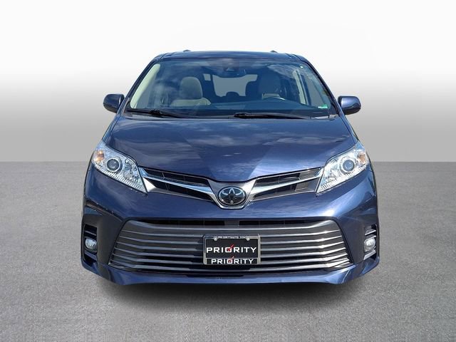 Used 2019 Toyota Sienna XLE w/ XLE Navigation Package AWD/4WD image 2