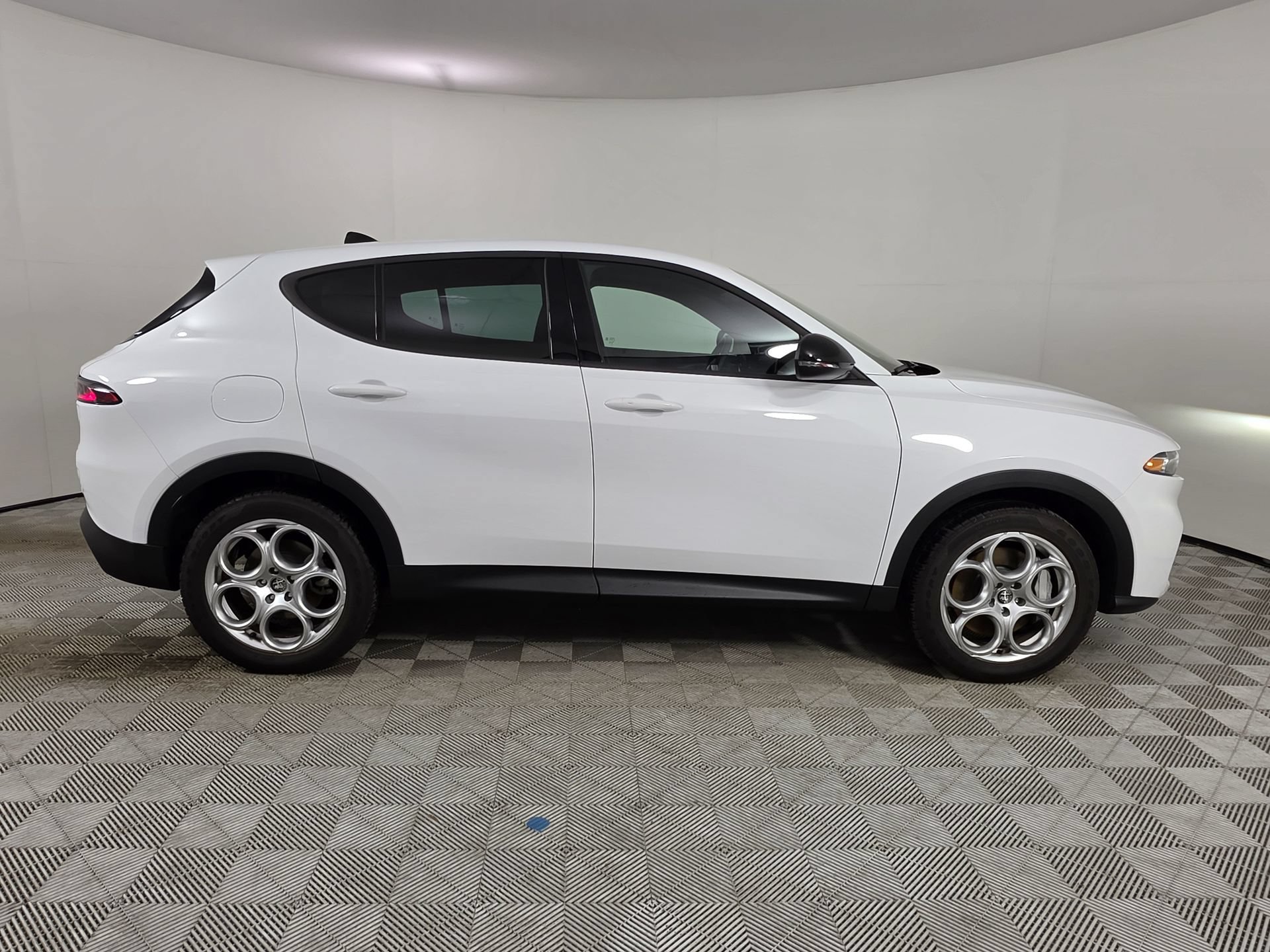 Used 2024 Alfa Romeo Tonale Sprint AWD/4WD image 42
