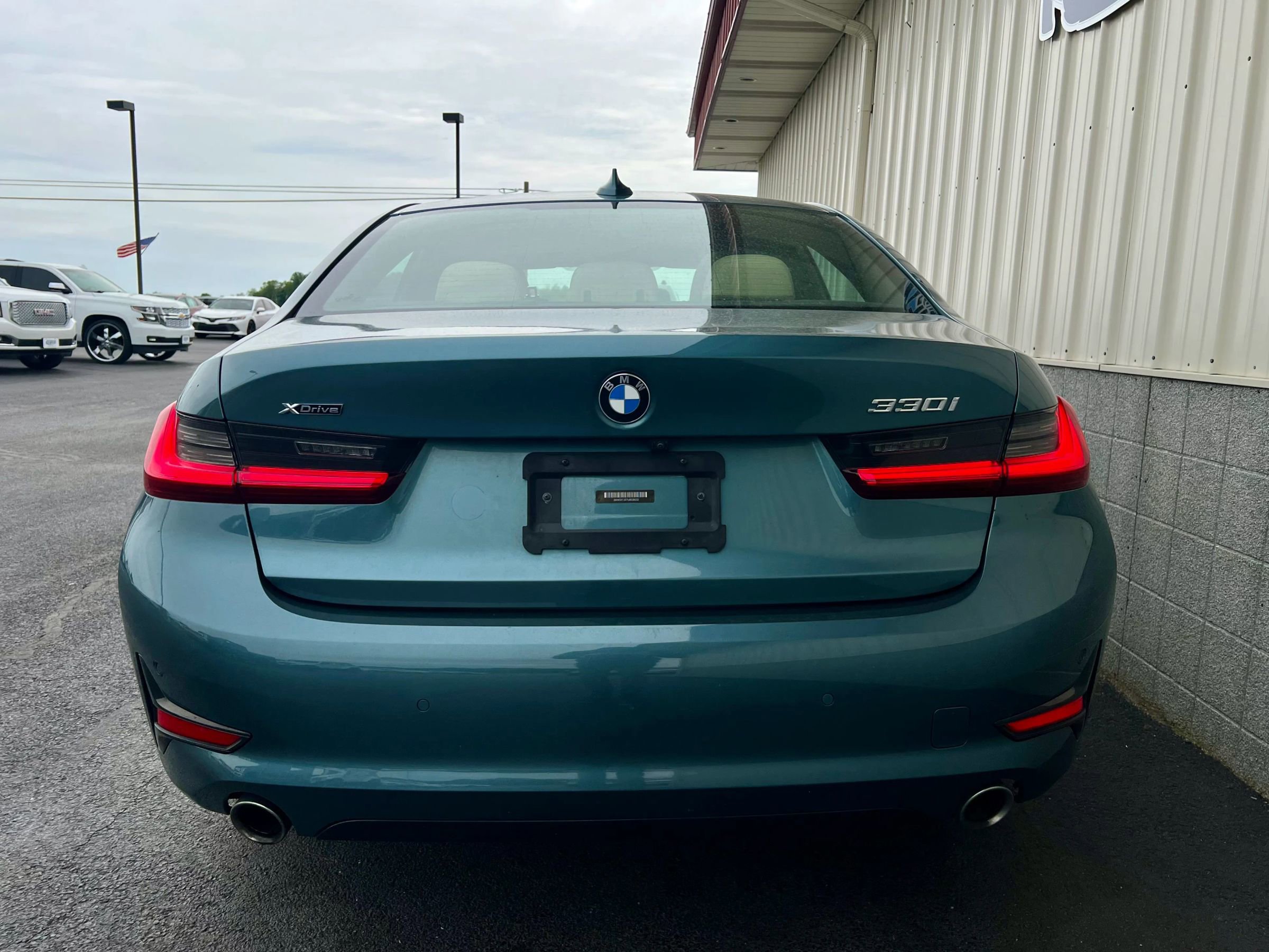 Used 2020 BMW 330i xDrive Sedan w/ Premium Package AWD/4WD image 4
