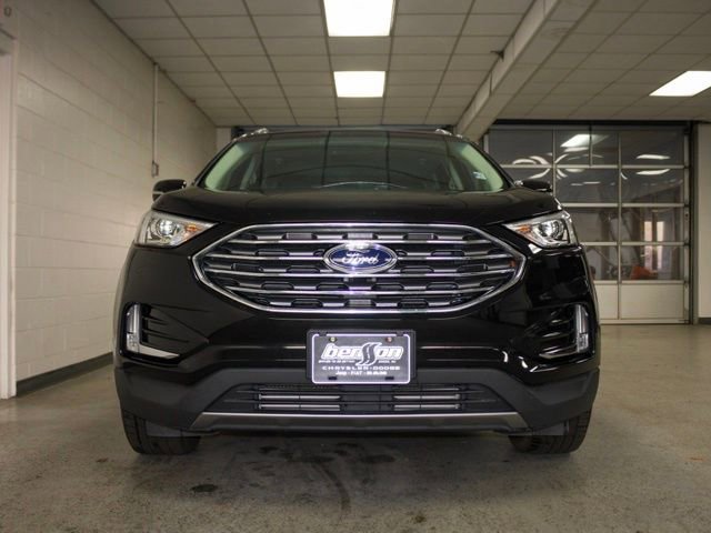Used 2019 Ford Edge Titanium w/ Cold Weather Package image 4
