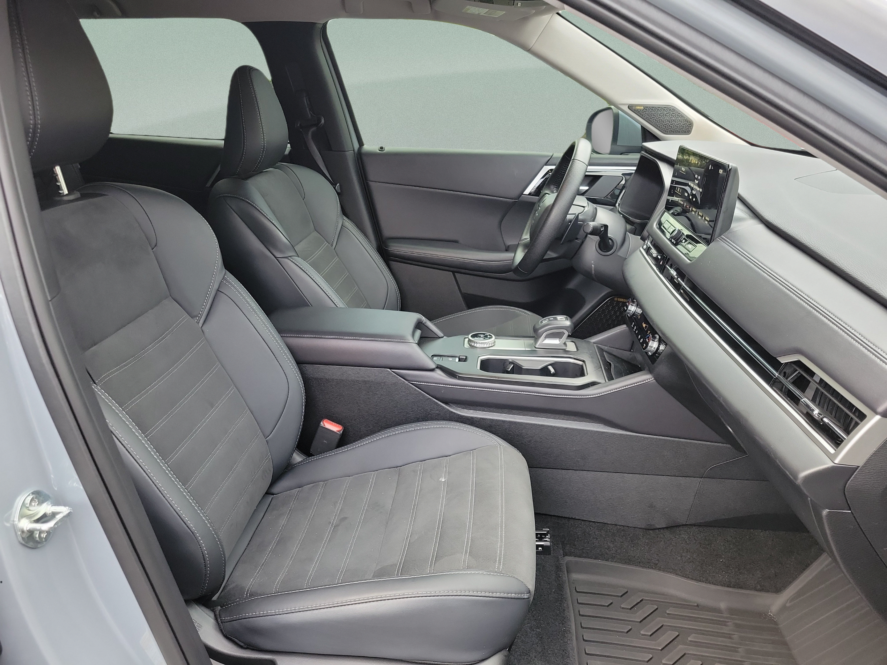 Used 2025 Mitsubishi Outlander SE FWD image 29
