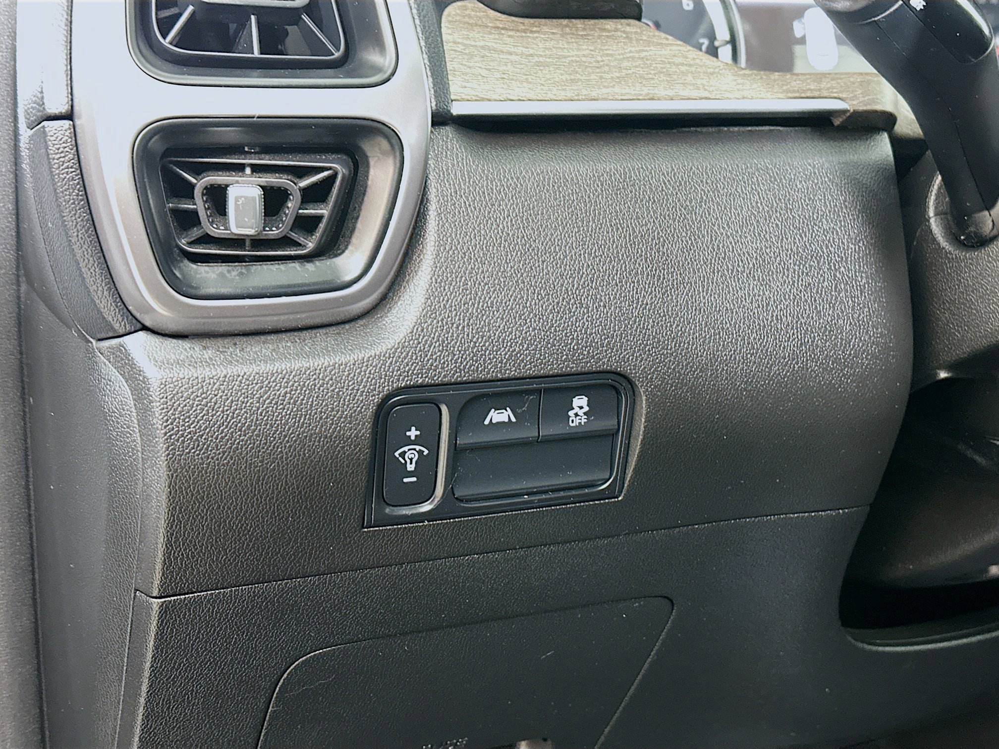 Used 2023 Kia Sorento S w/ Panoramic Sunroof Package image 10