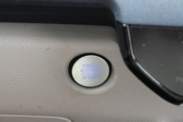Used 2025 Kia Carnival EX FWD image 24