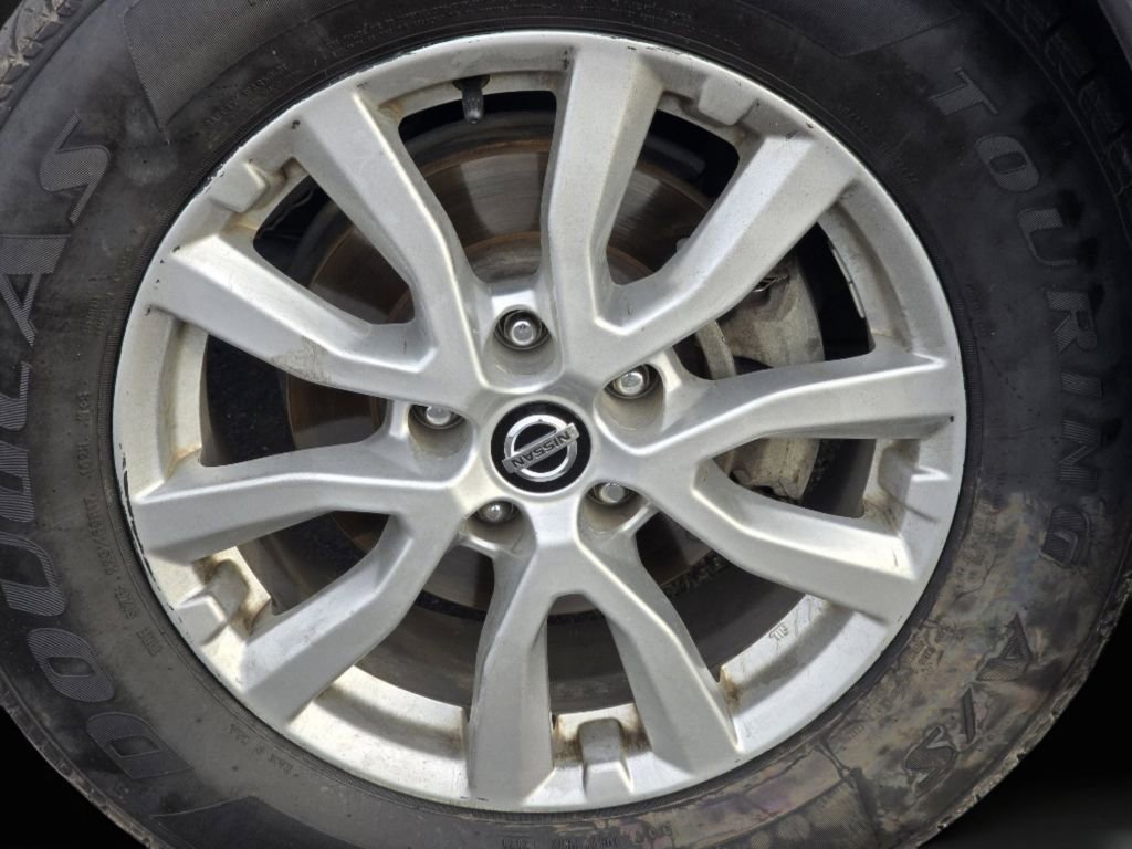 Used 2017 Nissan Rogue SV AWD/4WD image 23