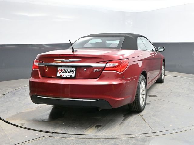 Used 2013 Chrysler 200 Touring image 7