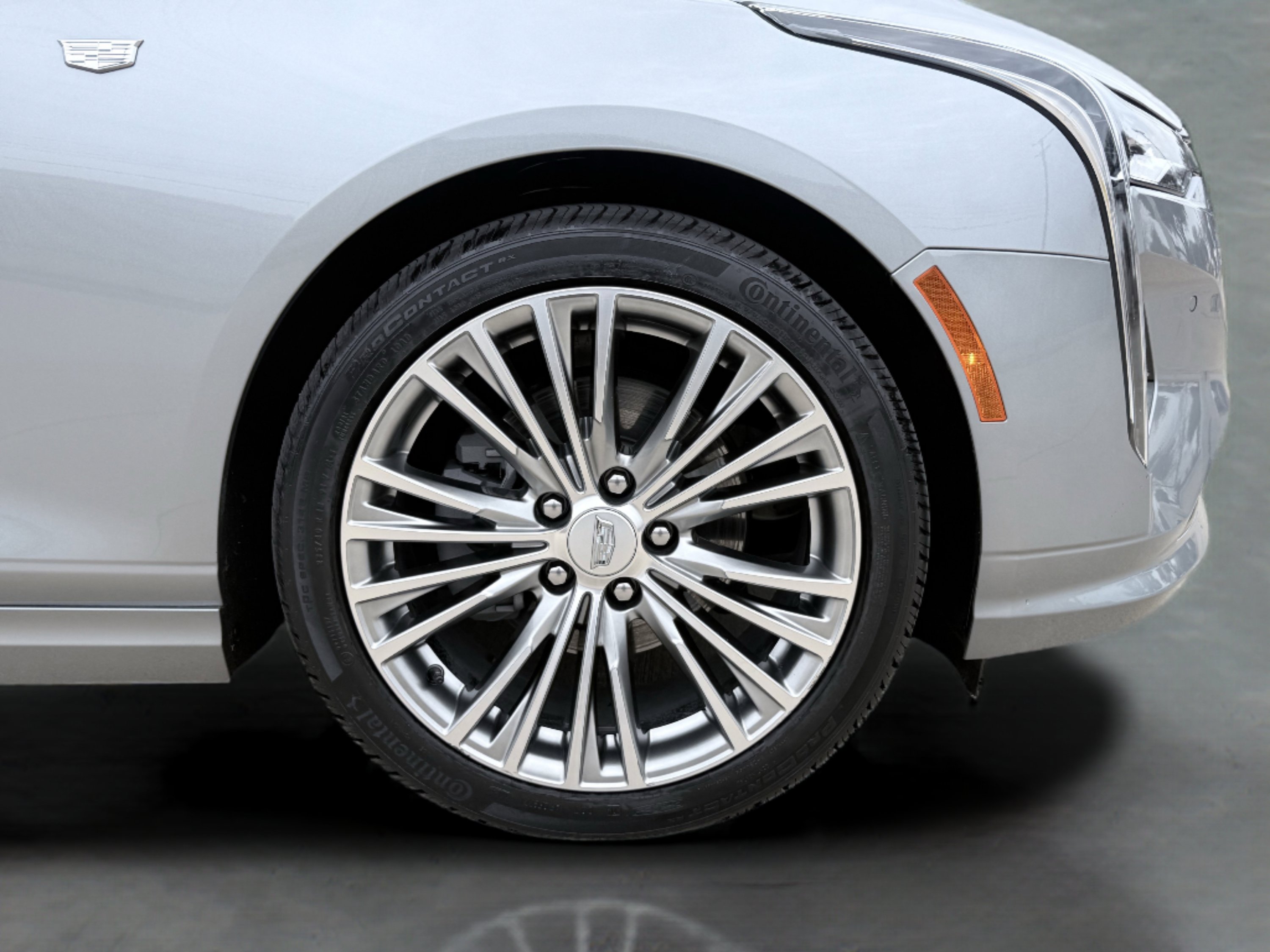 Used 2025 Cadillac CT4 Premium Luxury image 9