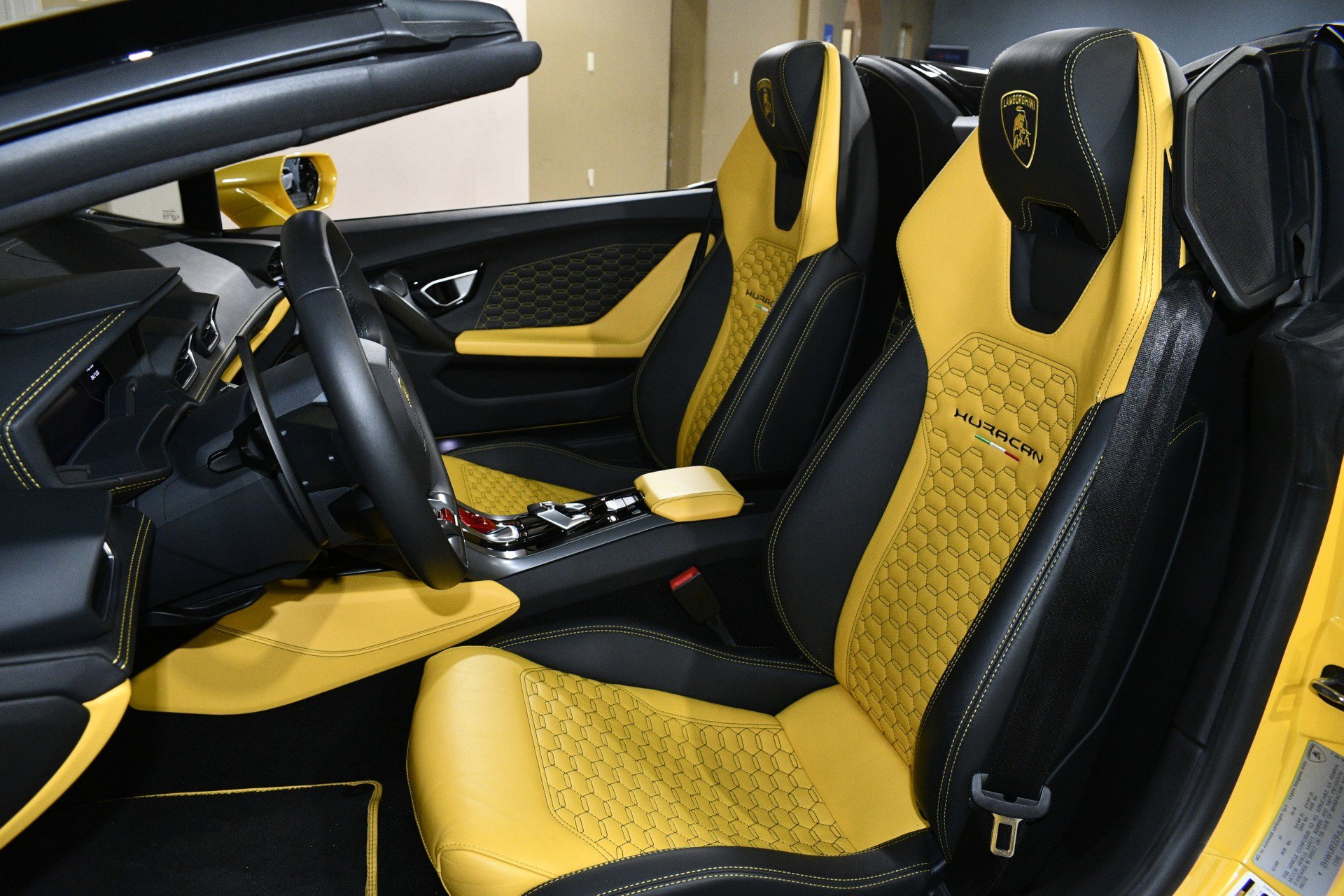 Used 2018 Lamborghini Huracan LP 580-2 image 7