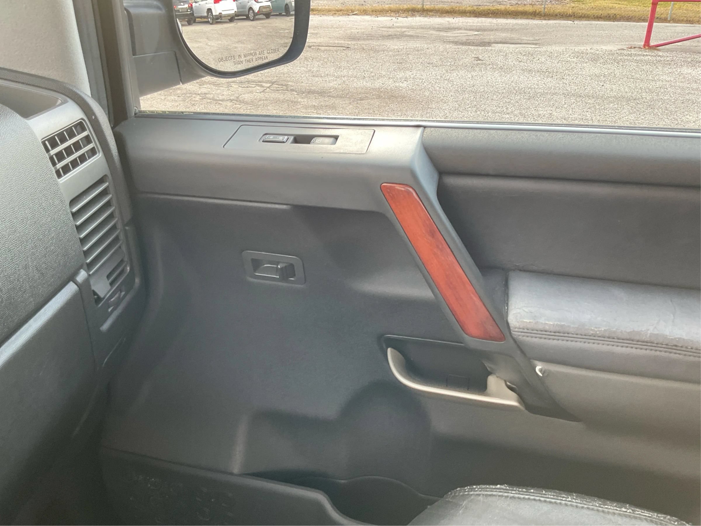 Used 2004 INFINITI QX56 2WD w/ Smart Vision Pkg image 20