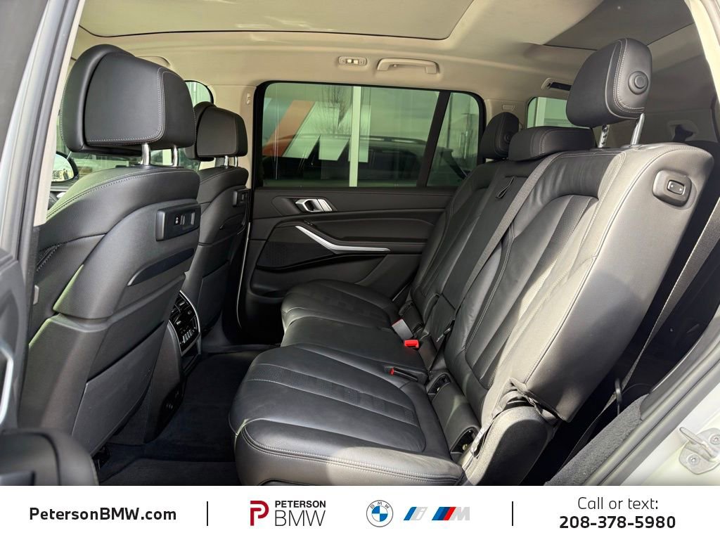 Used 2021 BMW X7 xDrive40i w/ Cold Weather Package image 11