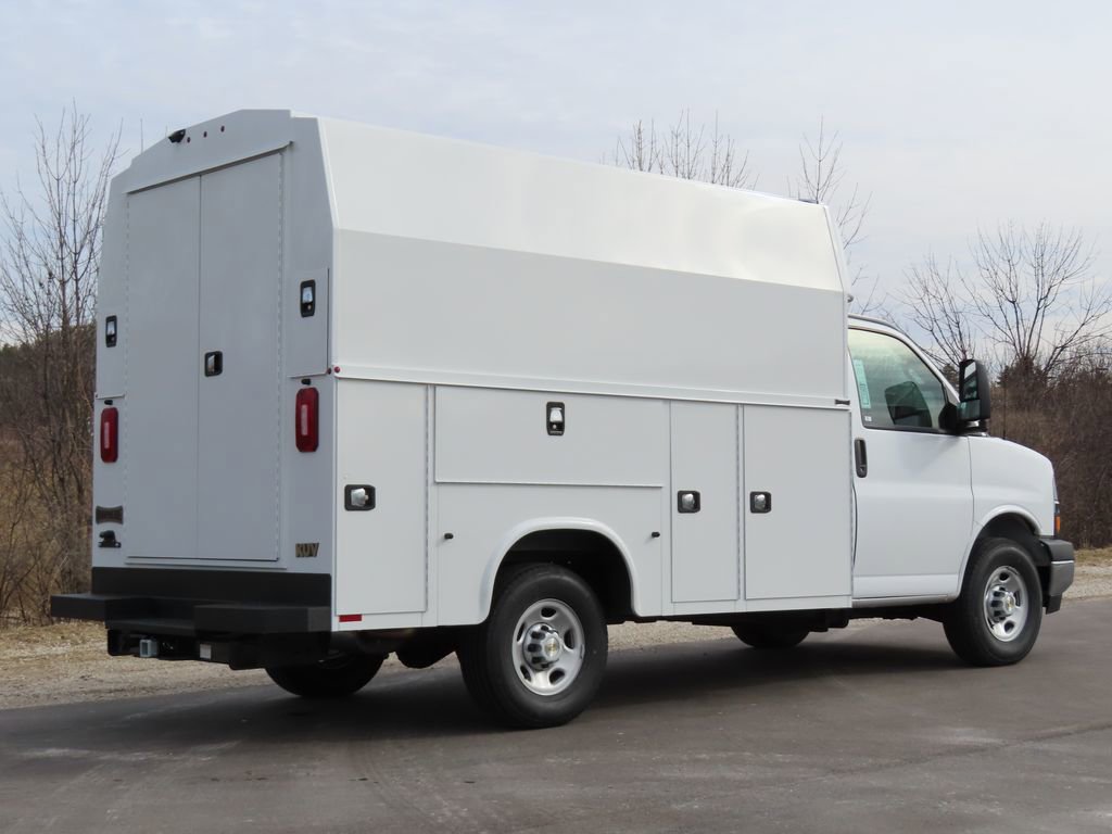 New 2026 Chevrolet Express 3500 w/ Power Convenience Package image 4