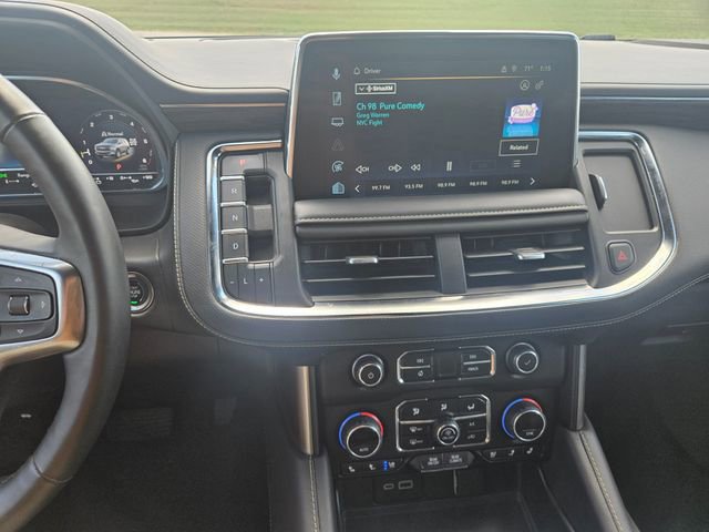 Used 2023 Chevrolet Suburban Premier AWD/4WD image 17