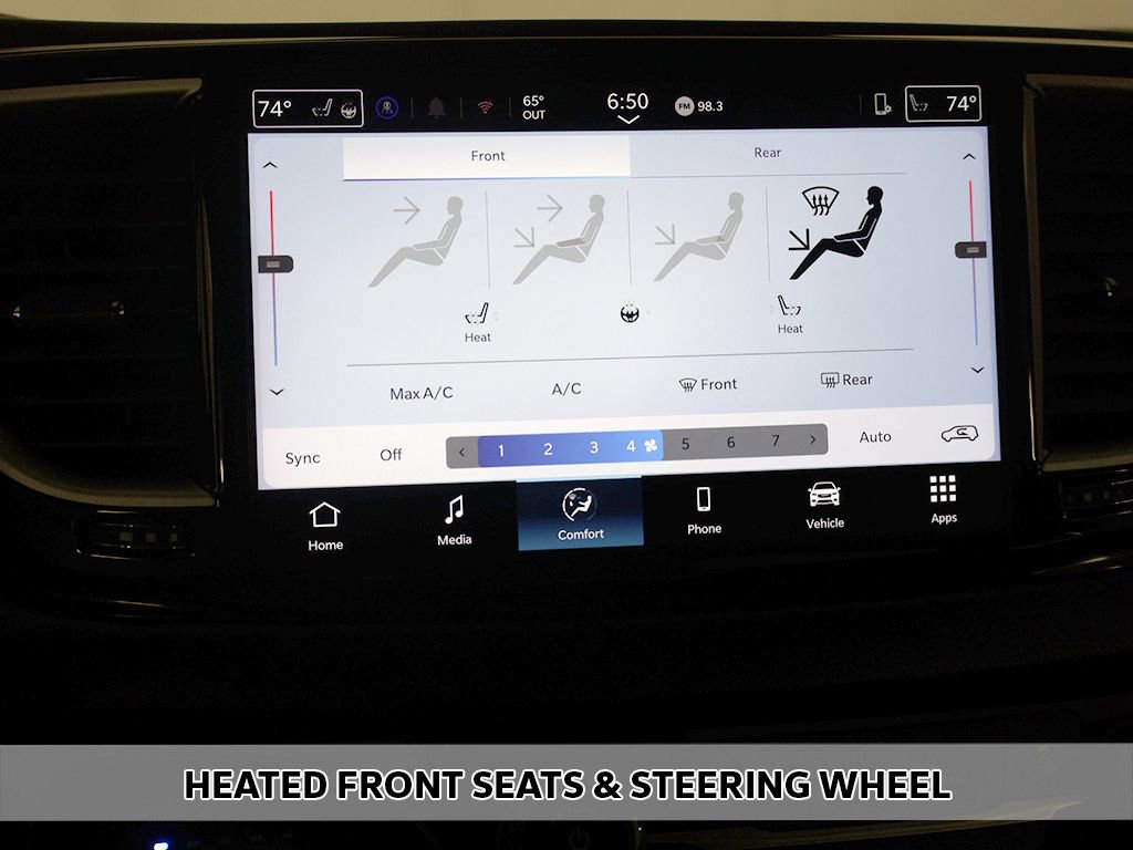 Used 2025 Chrysler Pacifica Select image 15