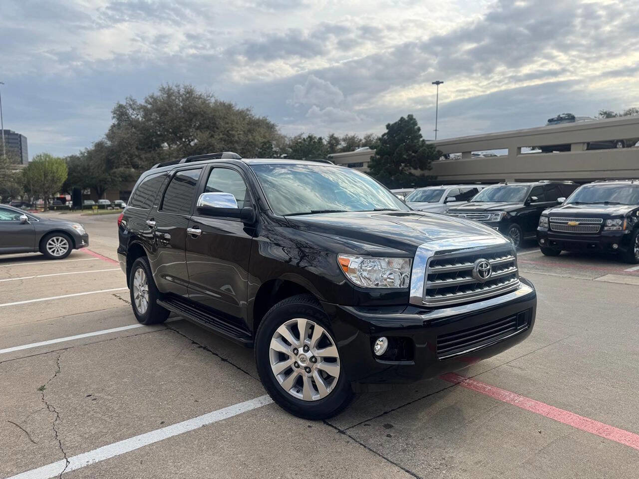 Used 2016 Toyota Sequoia Platinum image 2