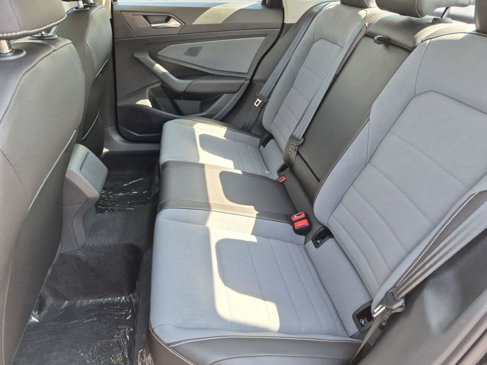 New 2027 Volkswagen Jetta SE FWD image 11