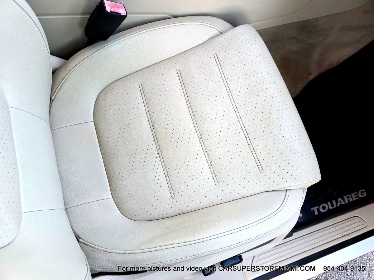 Used 2011 Volkswagen Touareg Sport image 57
