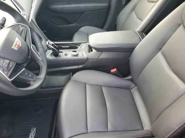 Used 2025 Cadillac XT5 Premium Luxury w/ LPO, Floor Liner Package AWD/4WD image 13