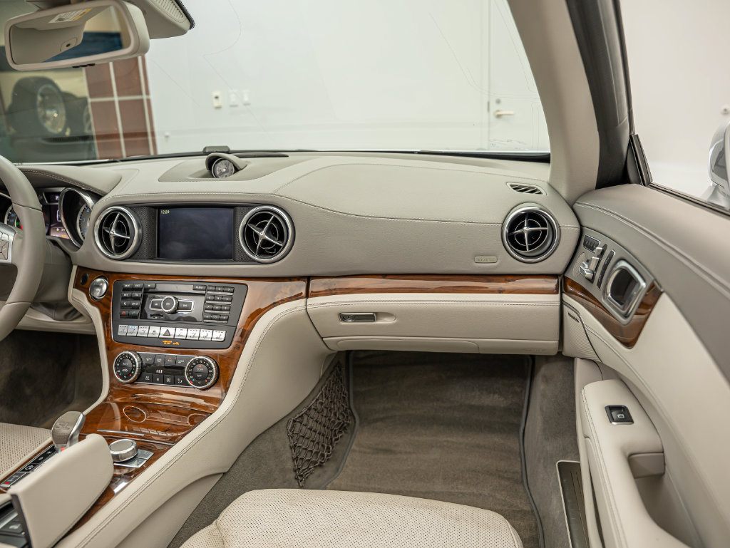 Used 2013 Mercedes-Benz SL 550 image 43