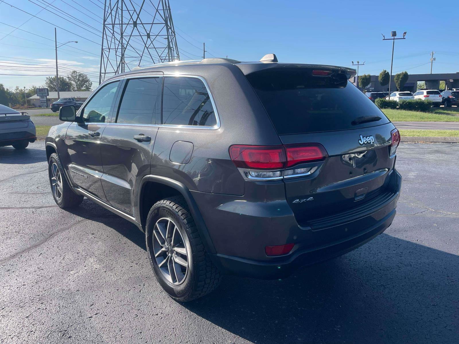 Used 2020 Jeep Grand Cherokee Laredo w/ Security & Convenience Group image 3
