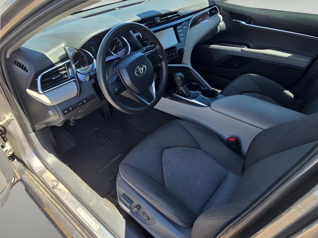 Used 2018 Toyota Camry LE FWD image 22
