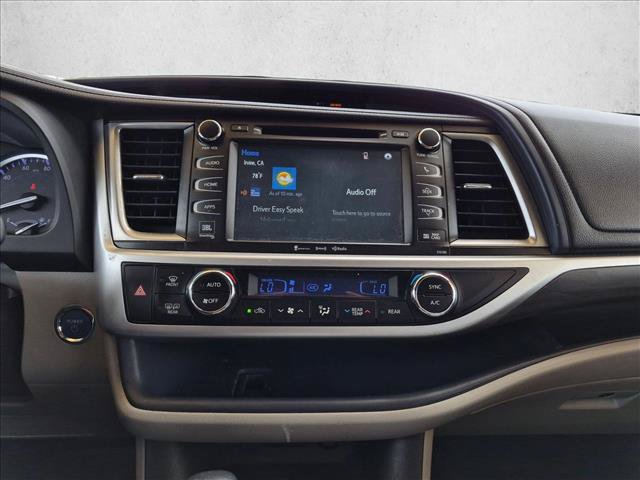 Used 2018 Toyota Highlander Limited Platinum AWD/4WD image 13