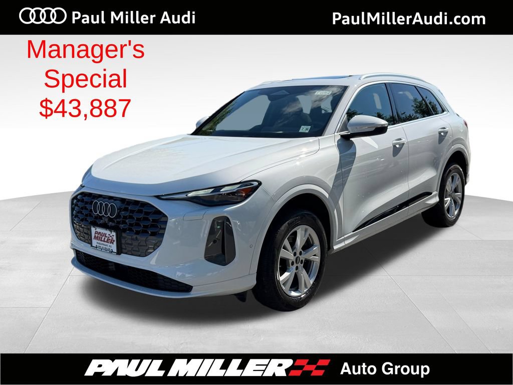 Used 2025 Audi Q5 Premium w/ Convenience Package