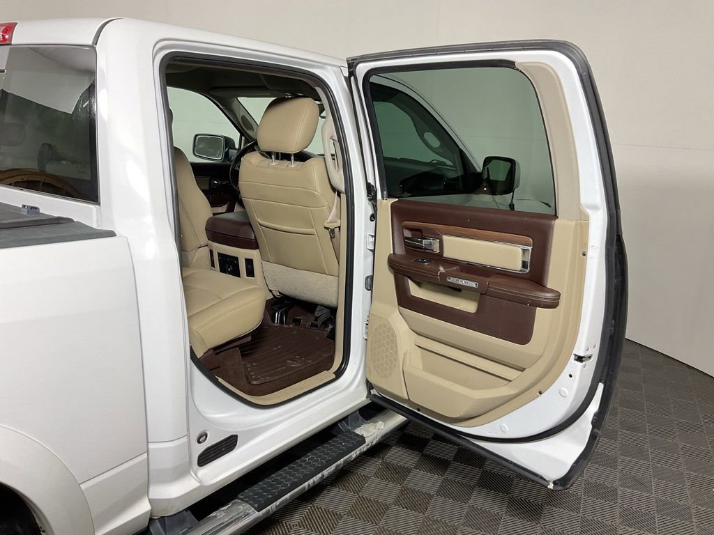 Used 2018 RAM 1500 Laramie w/ Convenience Group AWD/4WD image 34