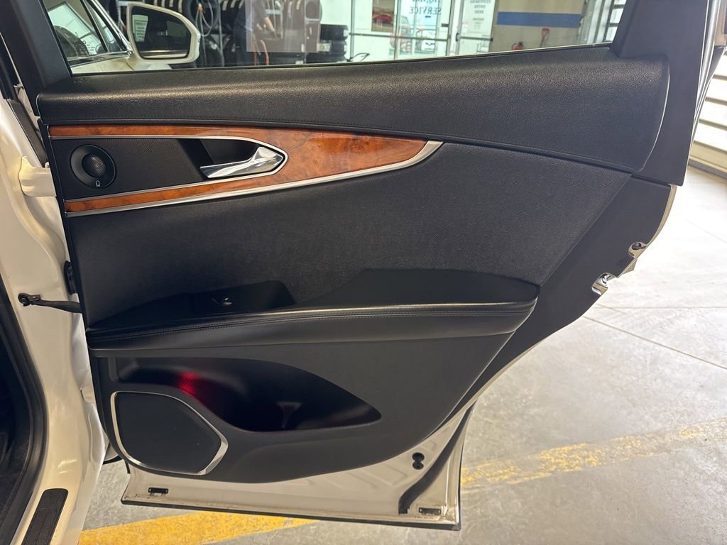 Used 2016 Lincoln MKX Select w/ Select Plus Package image 29