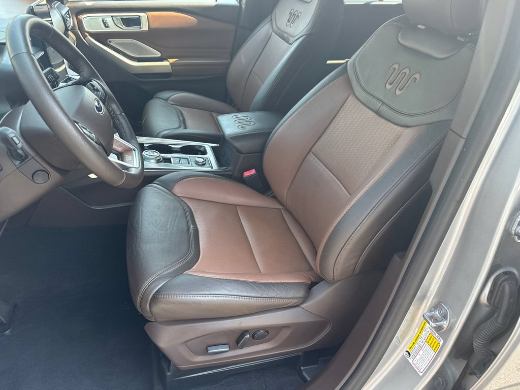 Used 2022 Ford Explorer King Ranch w/ Technology Package AWD/4WD image 9