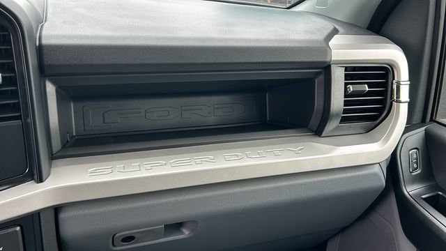 New 2026 Ford F550 4x4 SuperCab Super Duty image 17