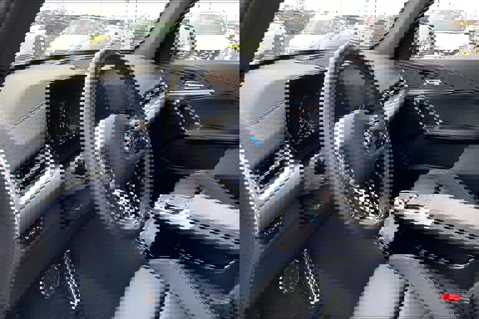 Used 2026 BMW X2 xDrive28i AWD/4WD image 16