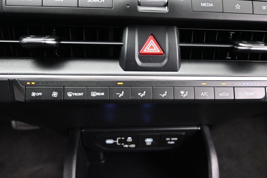 Certified 2025 Kia K4 FWD image 29